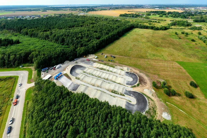 BMX Tallinn avab Uuesalus kogukonnaga ehitatud BMX-krossi raja